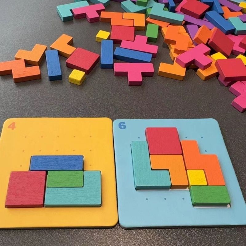 Gros plan 108 pièces Tetris bois colorées multicolores rose violet bleu orange jaune vert rouge - qualité jeu logique puzzle enfant - Atelier Puzzle